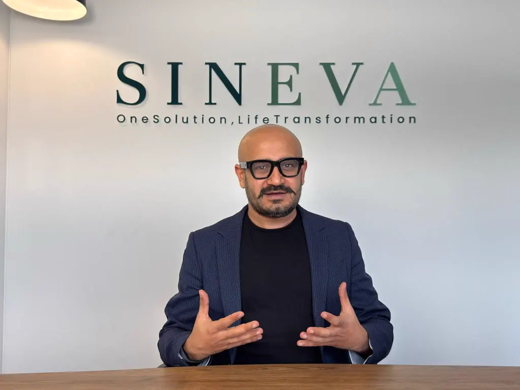 Sargun Singh, CTO of Grupo Sineva, explaining a project in the Sineva office